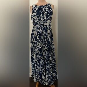 Jessica Howard Navy and White Floral Pleated Maxi Dress